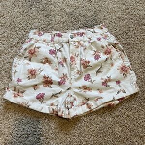 American Eagle women’s 0 high rise floral print white shorts